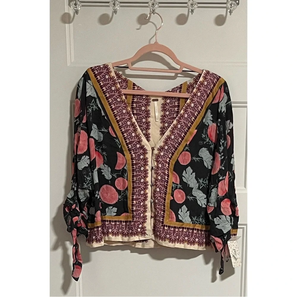 Free People Black and Pink Floral Blouse NWT SZ XS - Picture 2 of 11